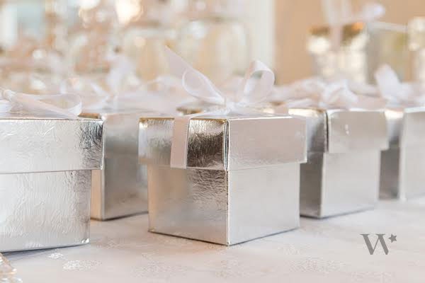 cadeaux boites invites argent cube mariage agrent et rose poudre